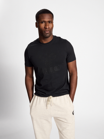 hmlICONS GRAPHIC T-SHIRT, BLACK, model