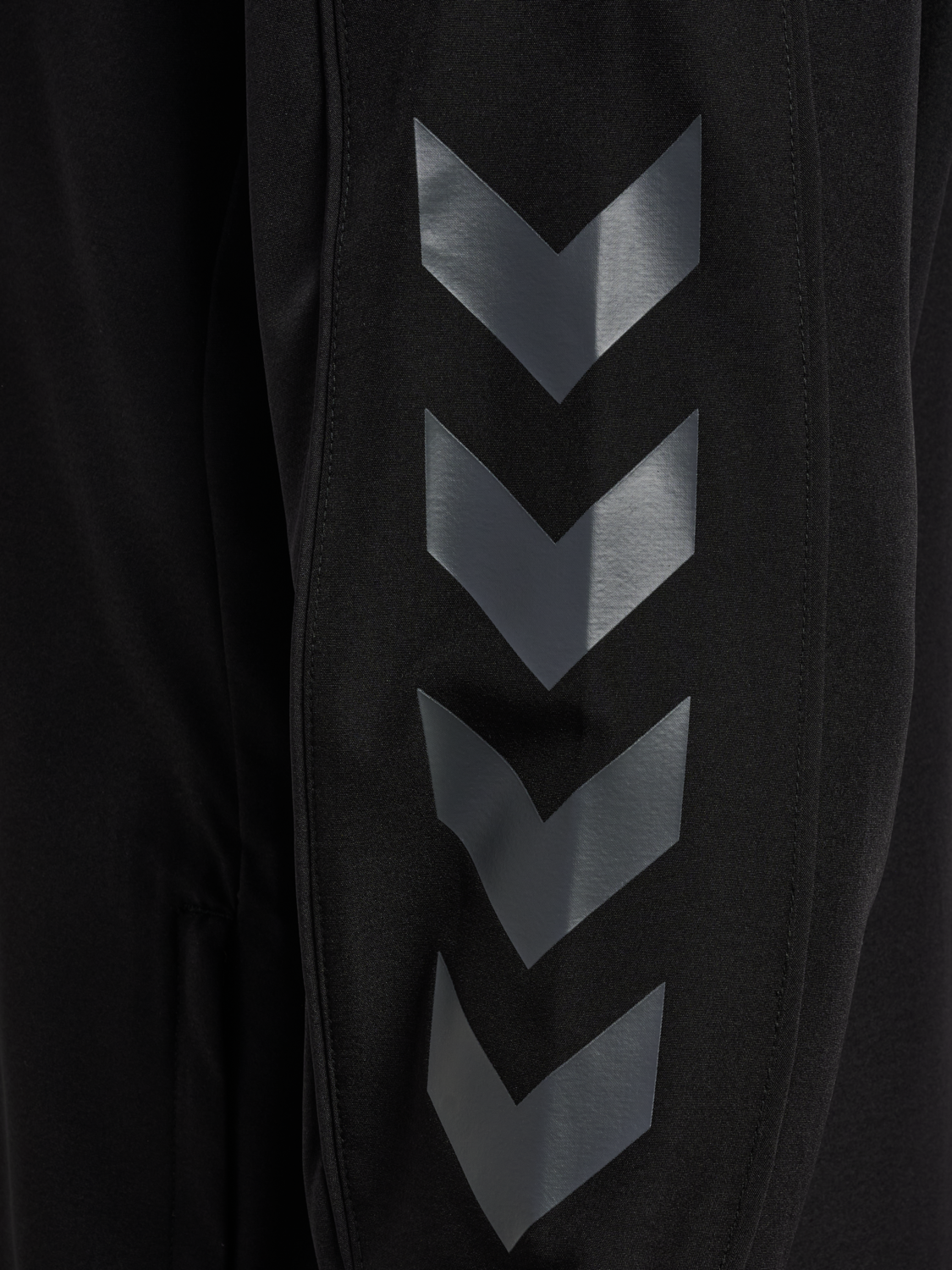 hmlHYBRID TRACK JACKET, BLACK, packshot
