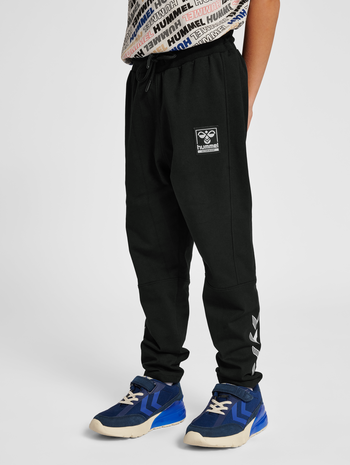 hmlYUKIO PANTS, BLACK, model
