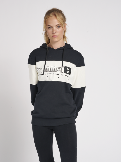 hmlLGC MUSA HOODIE, BLACK, model