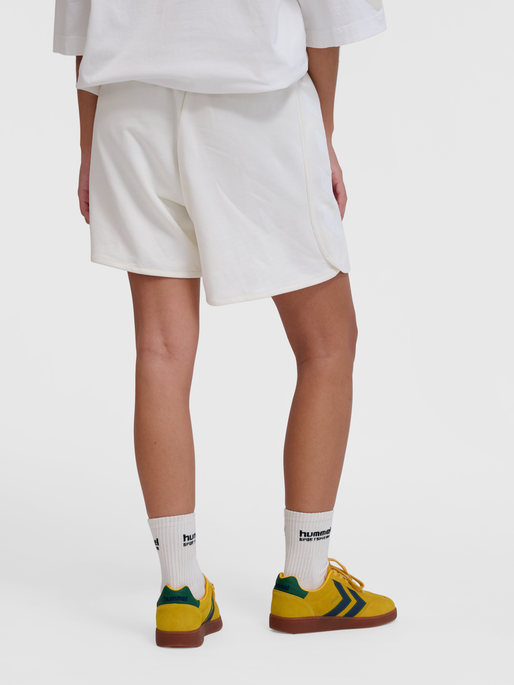 hmlOVERSIZED SHORTS GAMBA, TOFU, model