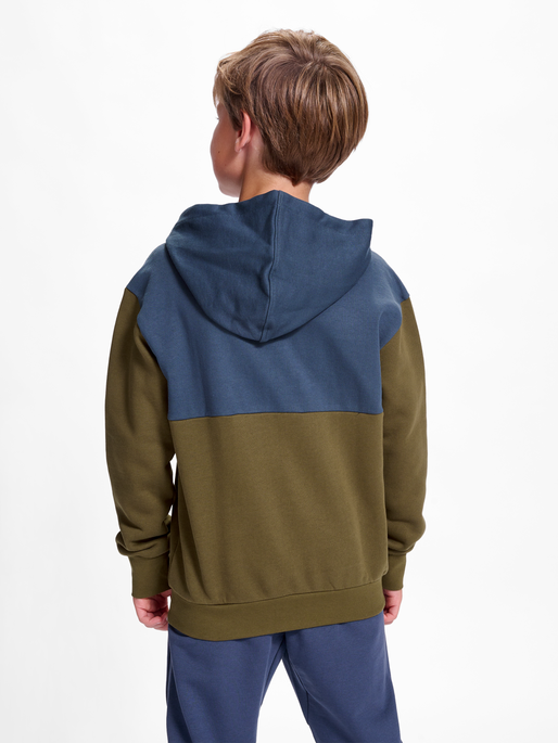 hmlMORTEN HOODIE, BEECH, model