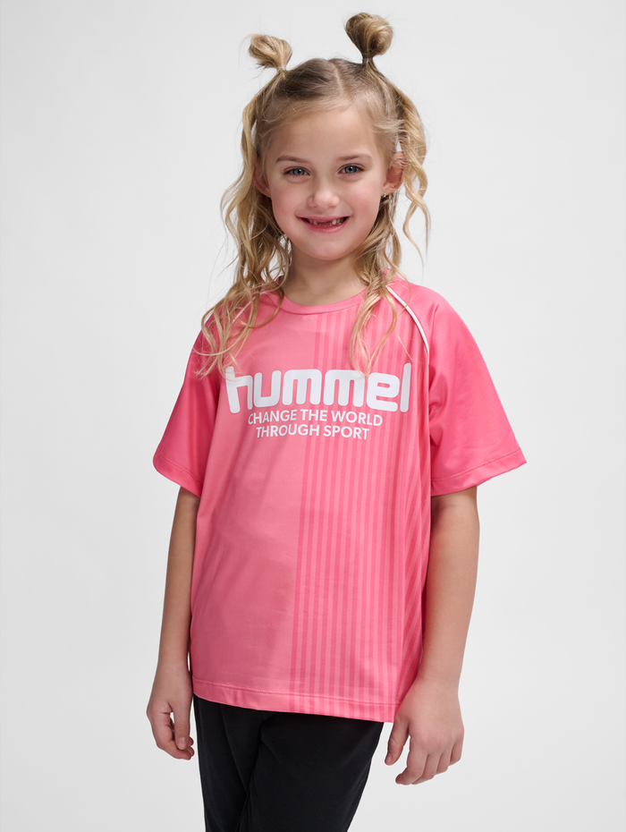 hmlMEXINE T-SHIRT S/S, GERANIUM PINK, model