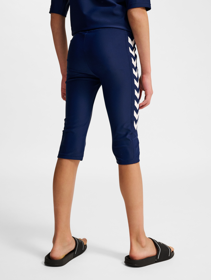 hmlFIJI SWIM SHORTS, NAVY BLAZER, model