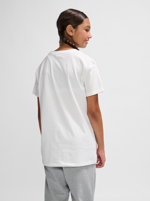 hmlGO 2.0 T-SHIRT S/S KIDS, WHITE, model