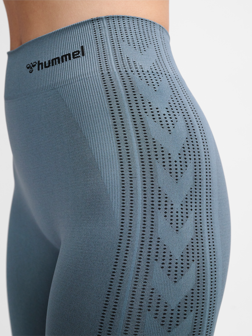 hmlMT SHAPING SEAMLESS MW TIGHTS, STORMY WEATHER , model