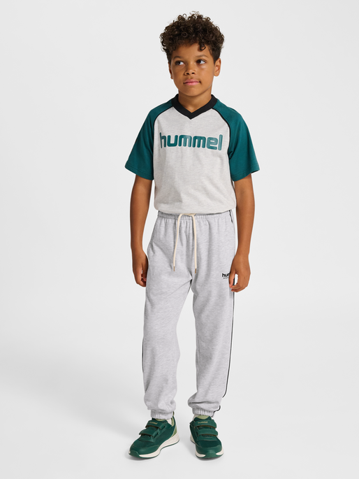 hmlJR LOOSE SWEATPANT PIPING, LIGHT GREY MELANGE/BLACK, model
