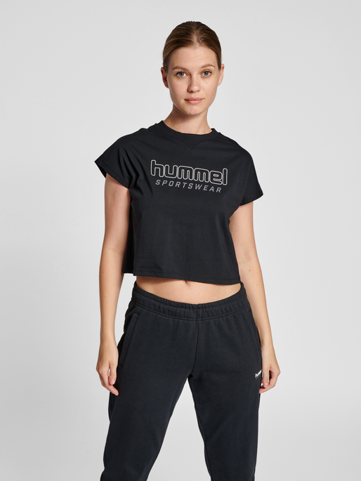 hmlLGC JUNE CROPPED T-SHIRT, 2001, model