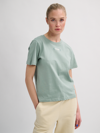 hmlPAOLA REGULAR T-SHIRT, CHINOIS GREEN, model