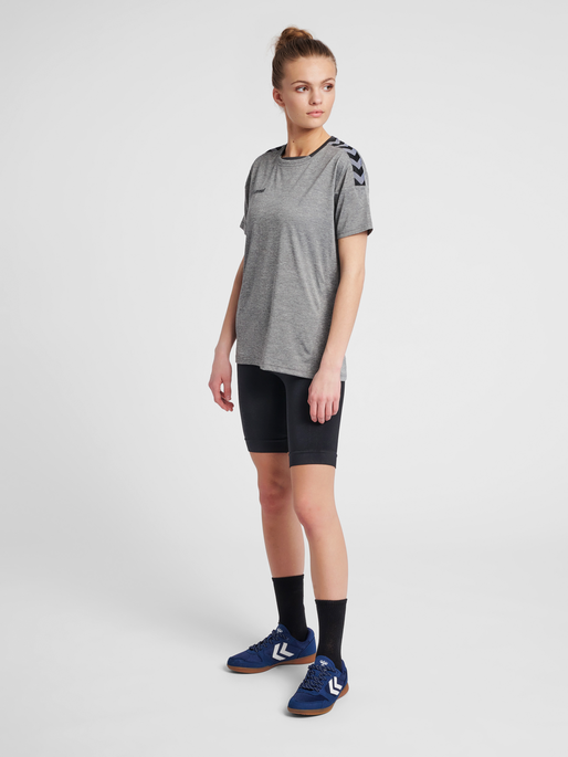 hmlAUTHENTIC POLY JERSEY WOMAN S/S, GREY MELANGE, model