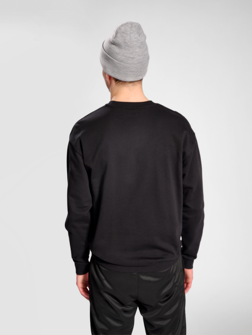 hmlLGC NATE SWEATSHIRT, 2001, model