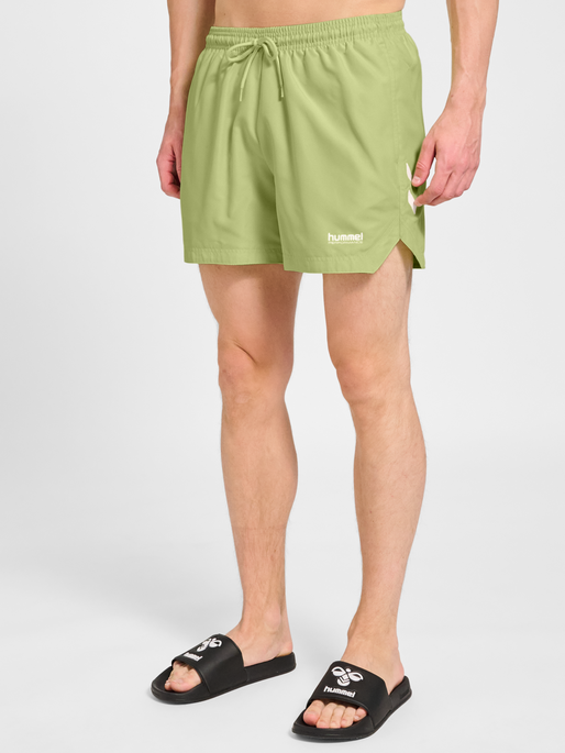 hmlPULSE SWIM SHORTS, SHADOW LIME, model
