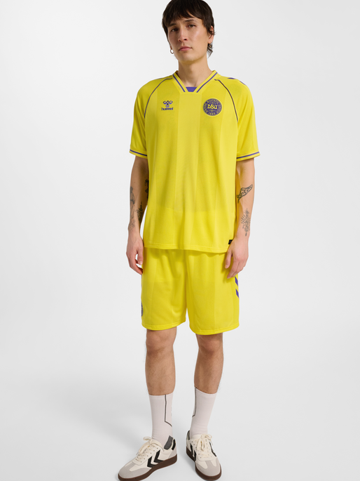 DBU 26 GK JERSEY S/S, BLAZING YELLOW, model