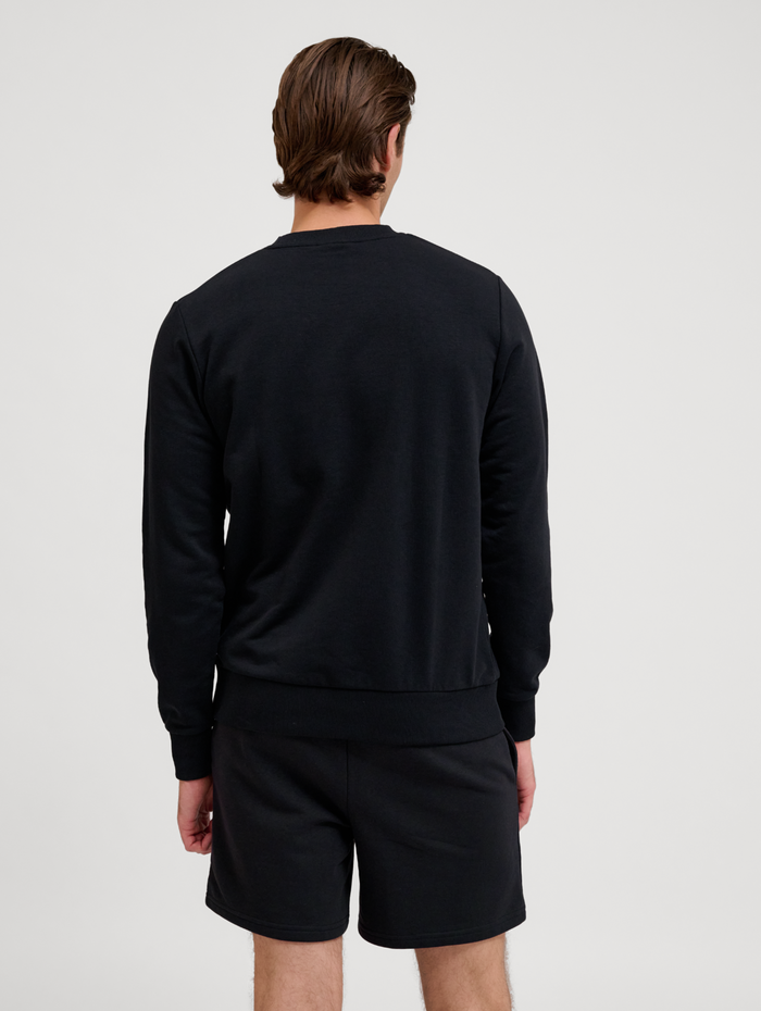 hmlPULSE SWEAT CREWNECK, BLACK, model
