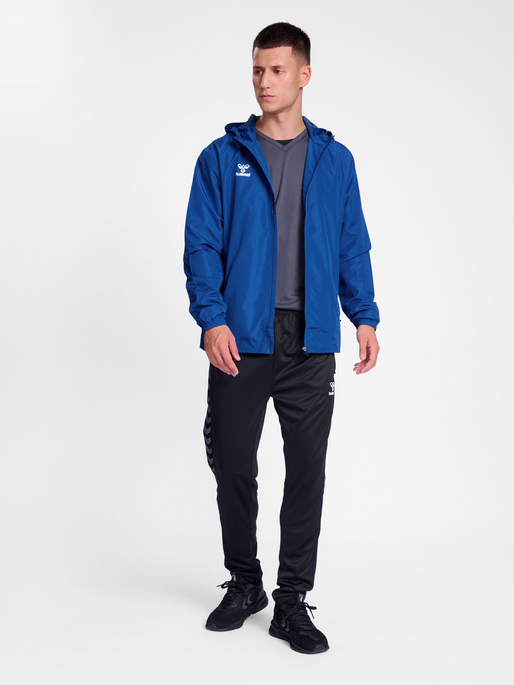 hmlESSENTIAL AW JACKET, TRUE BLUE, model