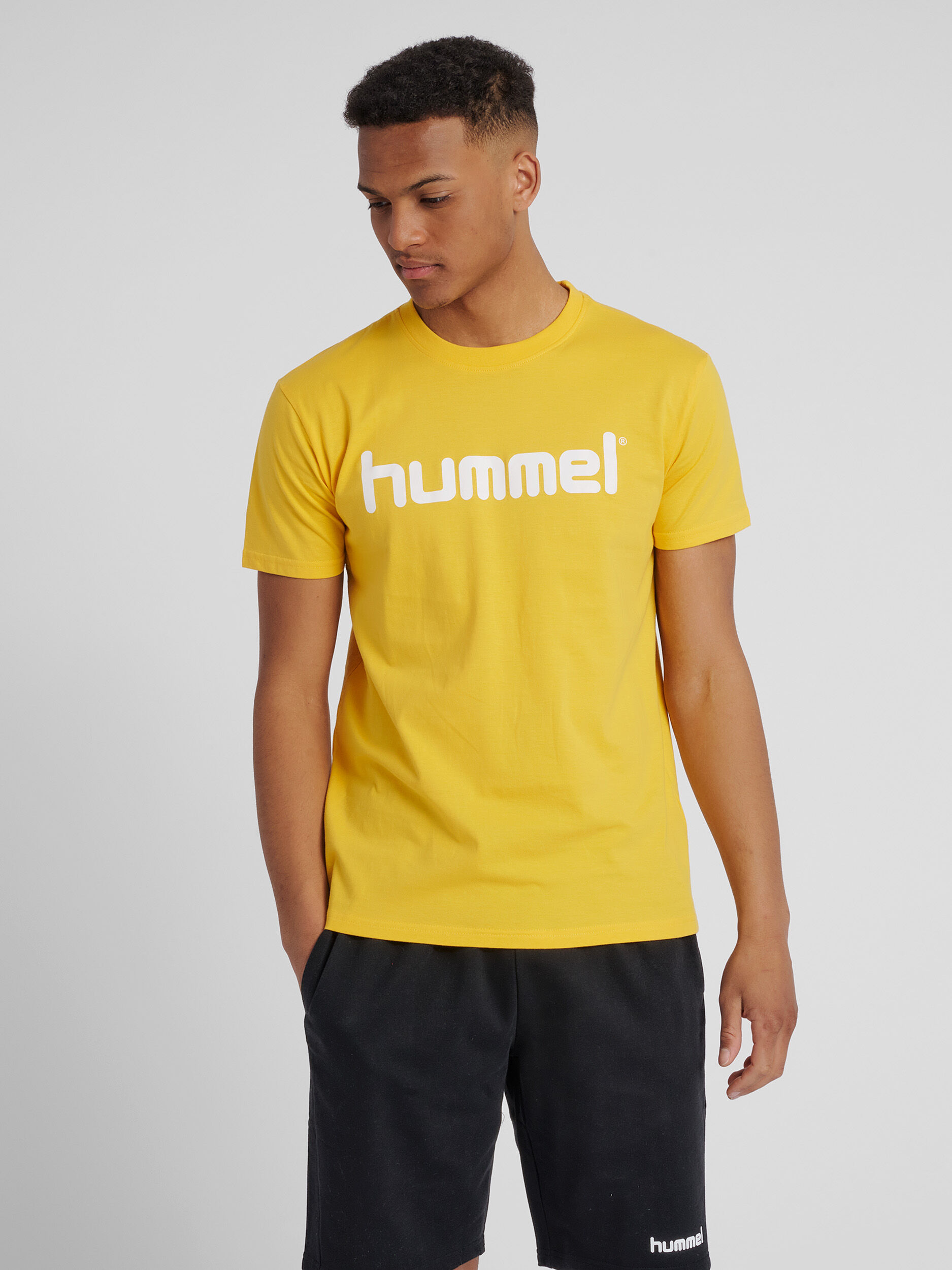 Tee shirt hotsell hummel