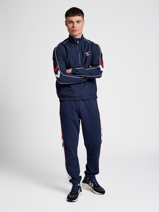 hmlIC BELVILLE WOV. HALF ZIP JACKET, 7666, model