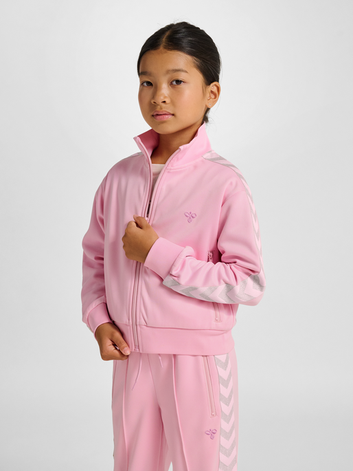 hmlJR REG POLY TAPE GIRL ZIP JACKET, ROSEATE SPOONBILL, model