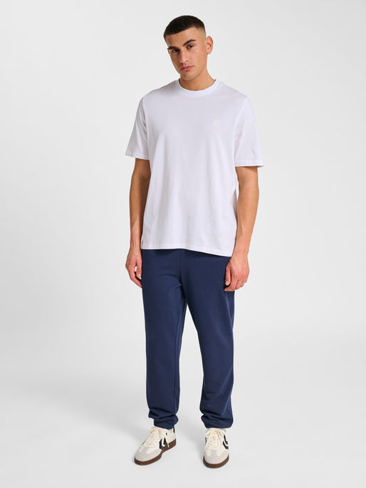 hmlPULSE T-SHIRT, WHITE, model