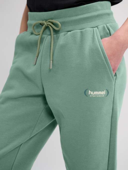 hmlPAOLA REGULAR PANTS, CHINOIS GREEN, model