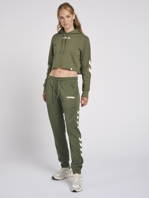 hmlLEGACY WOMAN CROPPED HOODIE, BEETLE, model