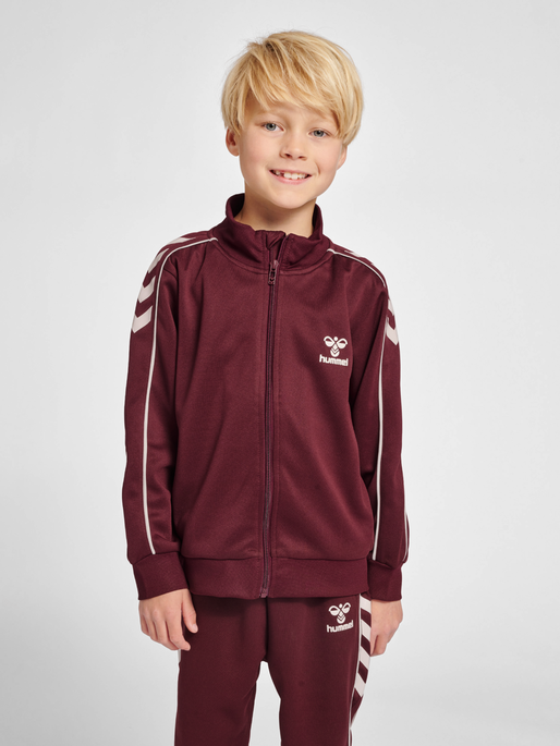 hmlTRACK TRACKSUIT, WINDSOR WINE, model