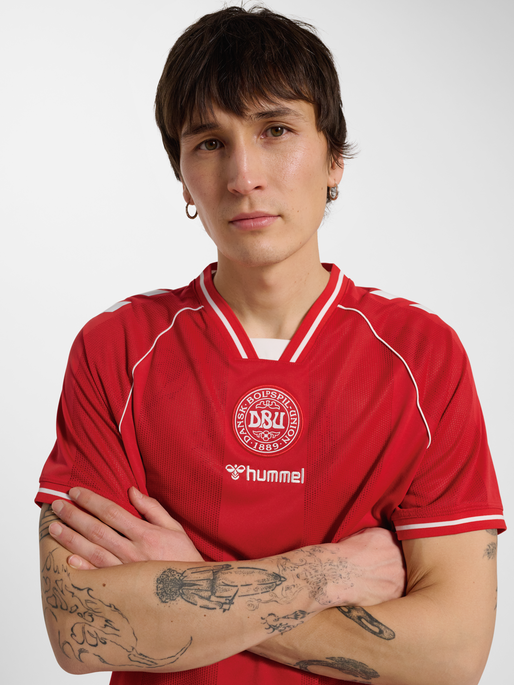 DBU 26 HOME JERSEY S/S, TANGO RED, model