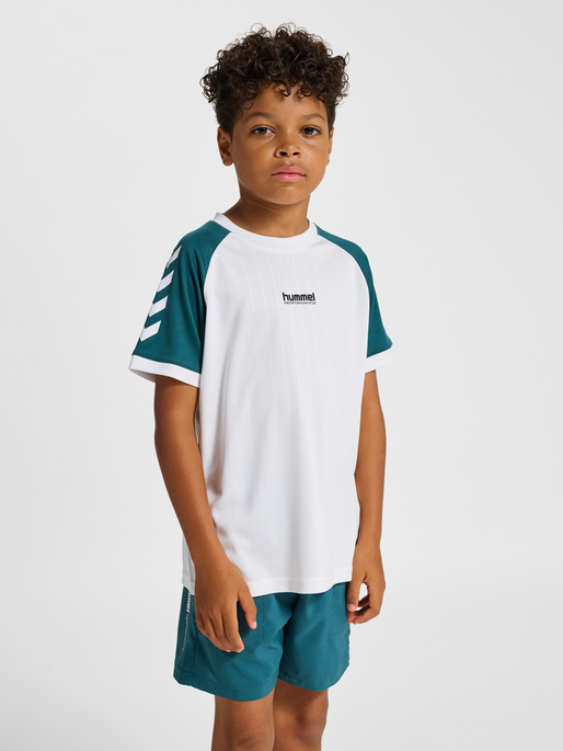 hmlJR STRIPE T-SHIRT S/S, WHITE, model