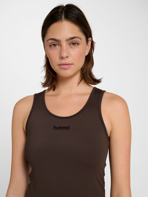 hmlHIIT INTENSITY W TANK TOP, AFTER DARK, model