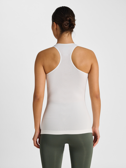 hmlTIF SEAMLESS TOP, WHITE, model