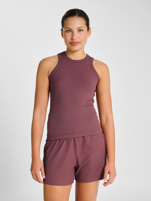hmlPULSE RIB TANK TOP, NOCTURNE, model