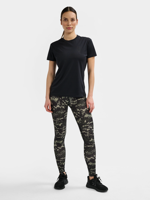 hmlACTIVE CO TEE S/S WOMAN, BLACK, model