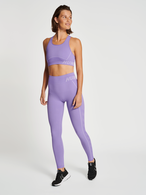 hmlTE CHRISTEL SEAMLESS SPORTS TOP, PAISLEY PURPLE, model