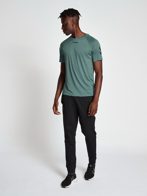 hmlMT BOW T-SHIRT, 7406, model