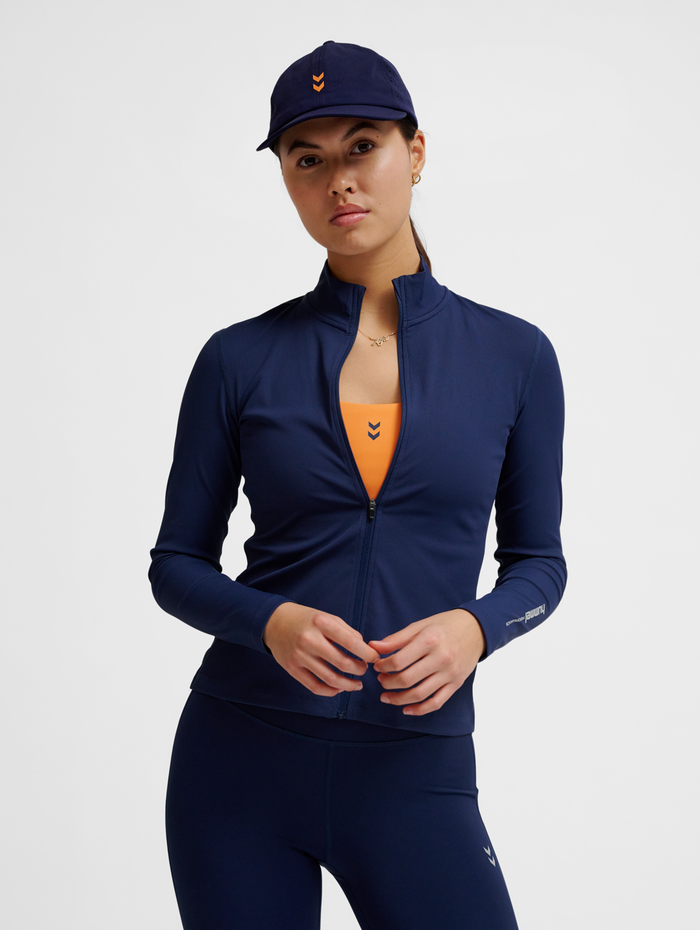 hmlFAST W ZIP TOP L/S, DRESS BLUES, model