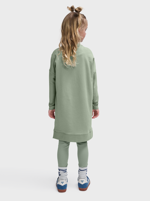 hmlZIPPI DRESS L/S, LILY PAD, model