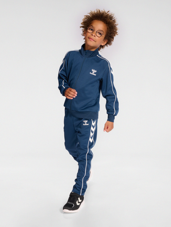 hmlTRACK TRACKSUIT, DARK DENIM, model