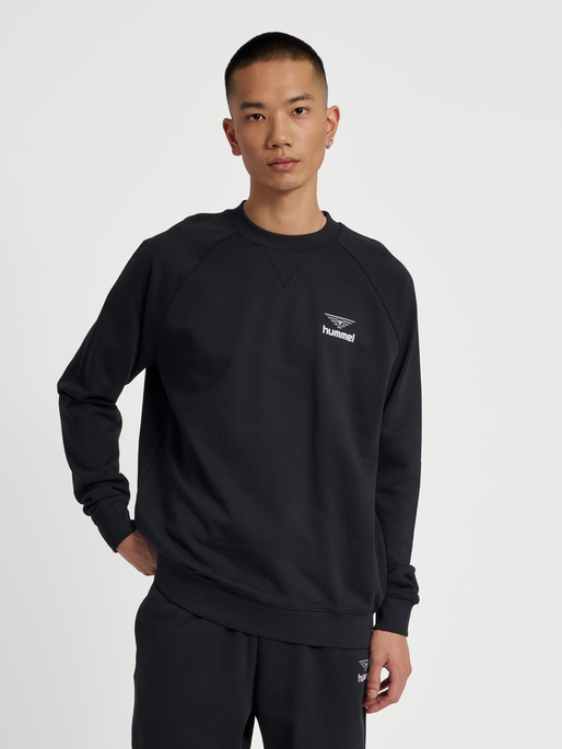 hmlHIVE WADE SWEATSHIRT, BLACK, model