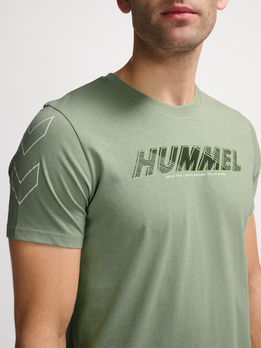 hmlTE EFFORT COTTON T-SHIRT, SEAGRASS, model