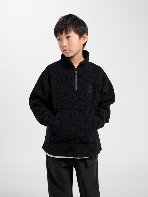 hmlJR MARTINI HALF ZIP JACKET, BLACK BEAUTY, model