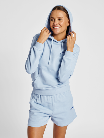 hmlLGC SHAI HOODIE, CELESTIAL BLUE, model
