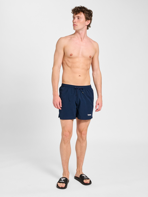 hmlPULSE SWIM SHORTS, DRESS BLUES, model