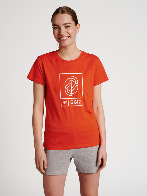 hmlGG12 T-SHIRT S/S WOMAN, CHERRY TOMATO, model