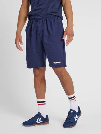 HMLGO COTTON BERMUDA SHORTS, MARINE, model
