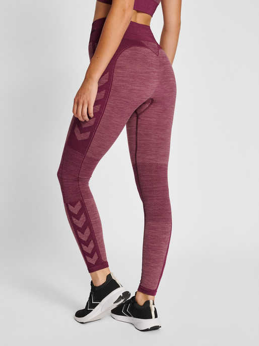 hmlCLEA SEAMLESS MID WAIST TIGHTS, GRAPE WINE, model