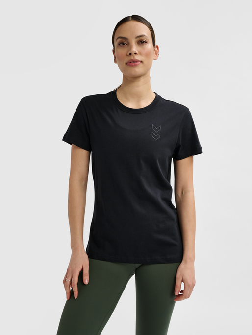 hmlACTIVE PL JERSEY S/S WOMAN, BLACK, model