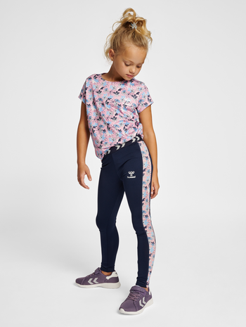 hmlNANNA T-SHIRT S/S, ZEPHYR, model