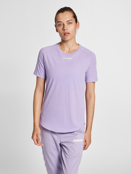 hmlMT VANJA T-SHIRT, LAVENDER, model