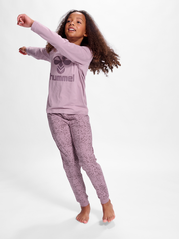 hmlCAROLINA NIGHT SUIT, ARCTIC DUSK, model