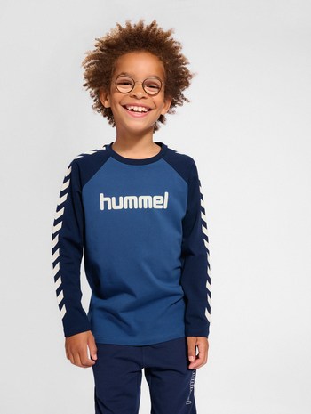 hmlBOYS T-SHIRT L/S, BERING SEA, model